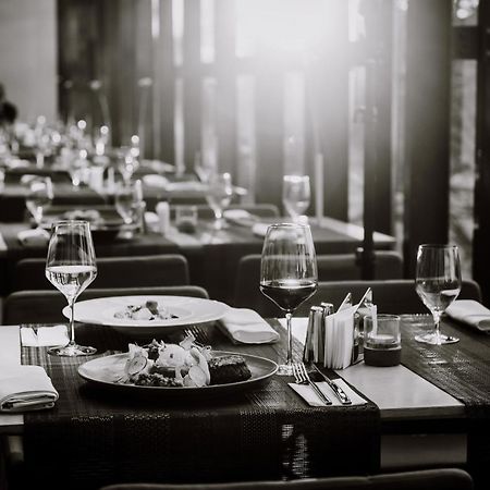 Hotel Privo Targu-Mures Bagian luar foto