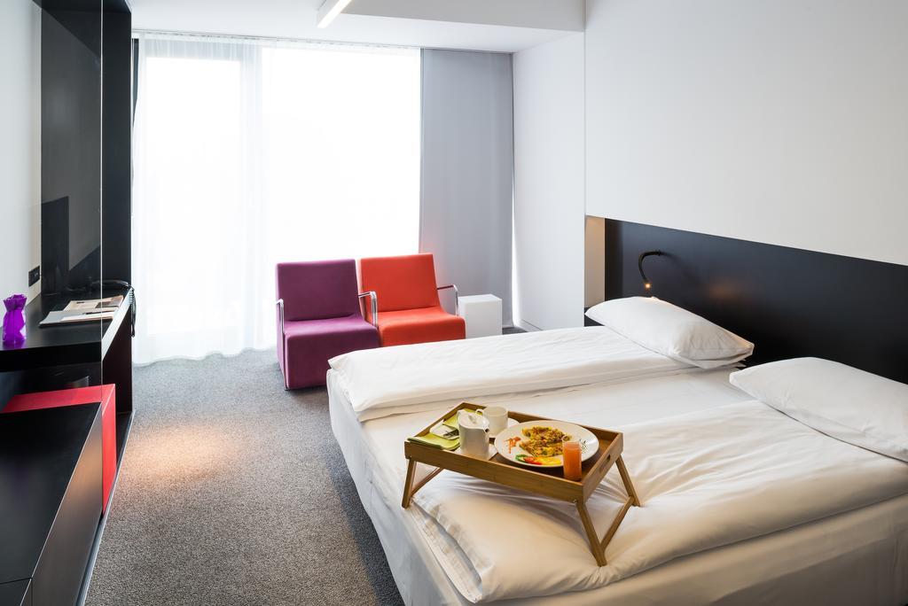 Hotel Privo Targu-Mures Bagian luar foto